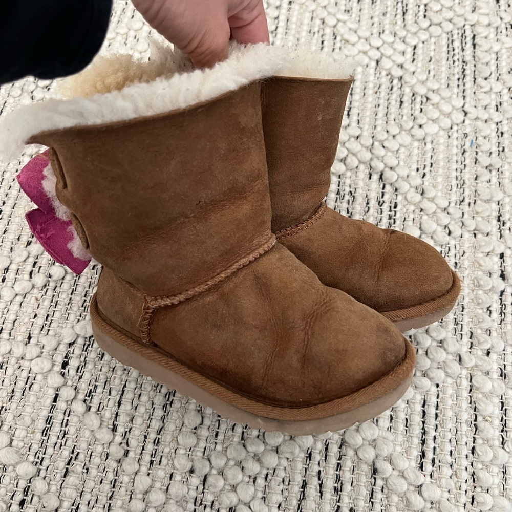 Tan pjnk bow uggs size 12 girl